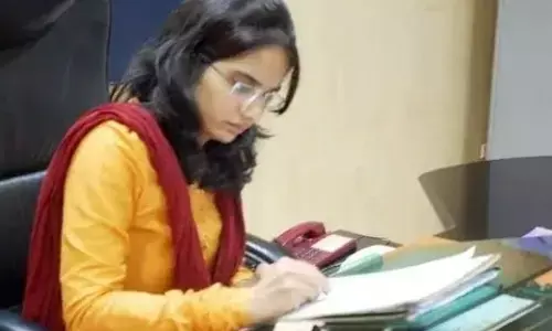 मिलिए स्वाति मीणा से जिन्होंने केवल 22 साल की उम्र में पास की यूपीएससी की परीक्षा और बन गई अपनी बैच की सबसे कम उम्र की आईएएस अधिकारी मिलिए स्वाति मीणा से जिन्होंने केवल 22 साल की उम्र में पास की यूपीएससी की परीक्षा और बन गई अपनी बैच की सबसे कम उम्र की आईएएस अधिकारी