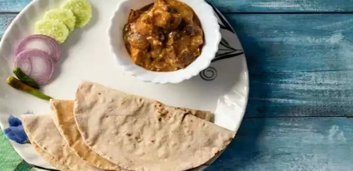 Vastu Tips for Roti: क्या आप जानते हैं कि आखिर थाली में क्यों नहीं परोसी जाती है 3 रोटियां?? वजह जानकर आप भी नहीं करेंगे यह गलती