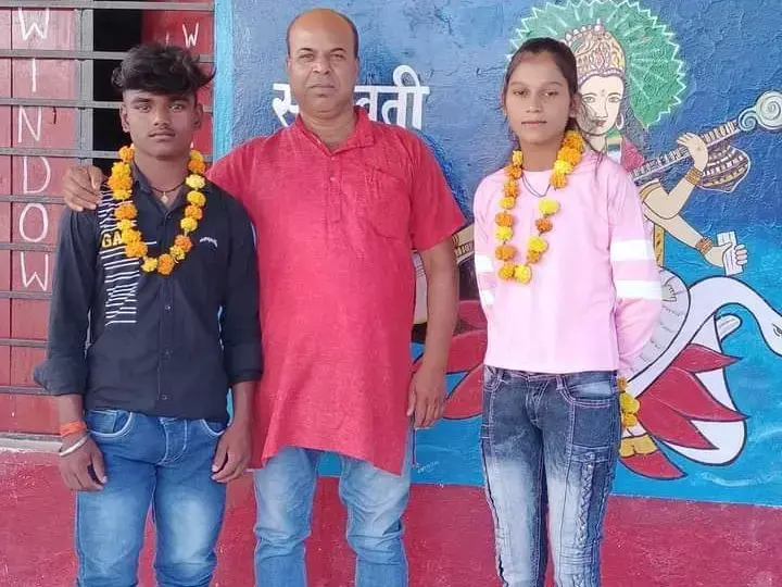 Anudeshak News: अनुदेशक के पढ़ाए बच्चों ने कर दिया कमाल, छात्रवृति परीक्षा में ले आएं स्थान,अब 4 साल तक मिलेगा 1000 रुपए हर माह Anudeshak News: अनुदेशक के पढ़ाए बच्चों ने कर दिया कमाल, छात्रवृति परीक्षा में ले आएं स्थान,अब 4 साल तक मिलेगा 1000 रुपए हर माह