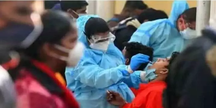 COVID-19 in India: भारत पर कोरोना का संकट फिर गहराया, 1 दिन में मिले 11000 से ज्यादा मामले, 28 मरीजों की हुई मौत