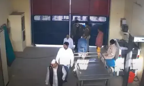 अब अशरफ के इस वीडियो के आने के बाद दिखा जेल में कितना खौफ था अब अशरफ के इस वीडियो के आने के बाद दिखा जेल में कितना खौफ था