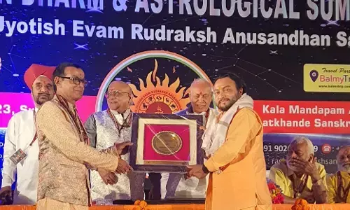 महृषि पराशर विश्व विद्यापीठ लखनऊ द्वारा ज्योतिषरत्न गुरुजी गौतम ऋषि को गोल्ड मेडल से किया अलंकृत