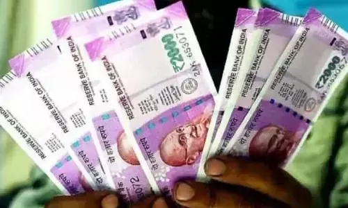 7th Pay Commission: केंद्रीय कर्मचारियों की सैलरी में होगी फिर बढ़ोतरी बढ़ेगा डीए और महंगाई भत्ता