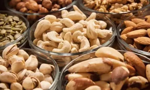 अगर आपको भी बढ़ाना है अपना वजन तो कुछ इस तरह से खाये सूखे मेवे