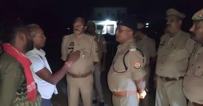 अम्बेडकरनगर में पिकअप ने मां-बेटे को रौंदा, मौत अम्बेडकरनगर में पिकअप ने मां-बेटे को रौंदा, मौत
