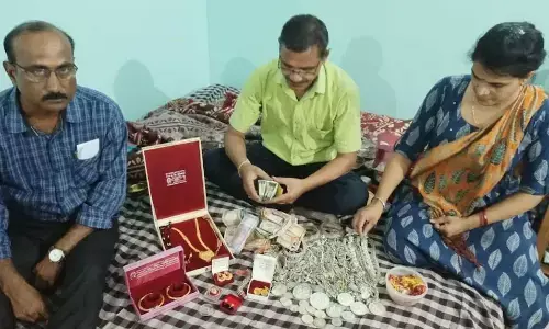 पटवारी 5 करोड़ का तो..मंत्री और सचिव कितने के? पटवारी 5 करोड़ का तो..मंत्री और सचिव कितने के?