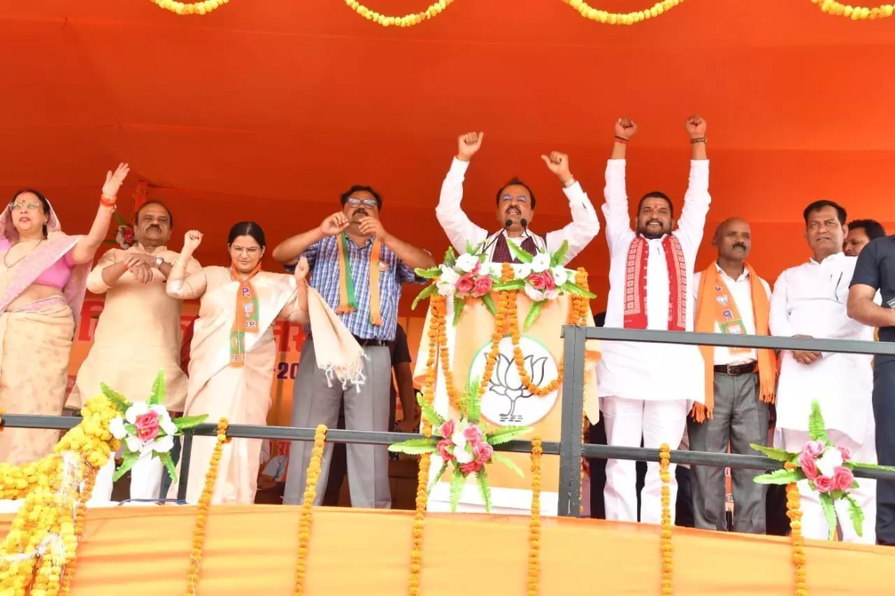 डिप्टी CM ने अखिलेश को बताया फ्रस्टेशन का शिकार, कहा- अब सपा की सरकार कभी नहीं बनेगी डिप्टी CM ने अखिलेश को बताया फ्रस्टेशन का शिकार, कहा- अब सपा की सरकार कभी नहीं बनेगी