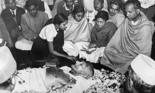 True History Gandhi Murder, Godse and RSS : गांधीजी की शहादत, गोडसे और आरएसएस True History Gandhi Murder, Godse and RSS : गांधीजी की शहादत, गोडसे और आरएसएस