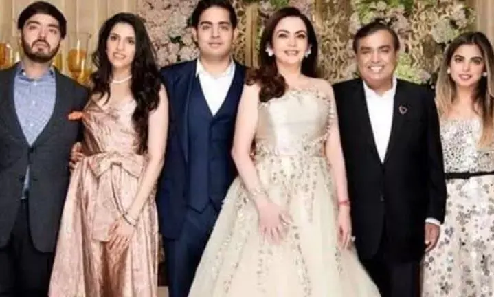 क्या आप जानते हैं अंबानी परिवार के यह सीक्रेट जिन से अनजान हैं सभी लोग। क्या आप जानते हैं अंबानी परिवार के यह सीक्रेट जिन से अनजान हैं सभी लोग।