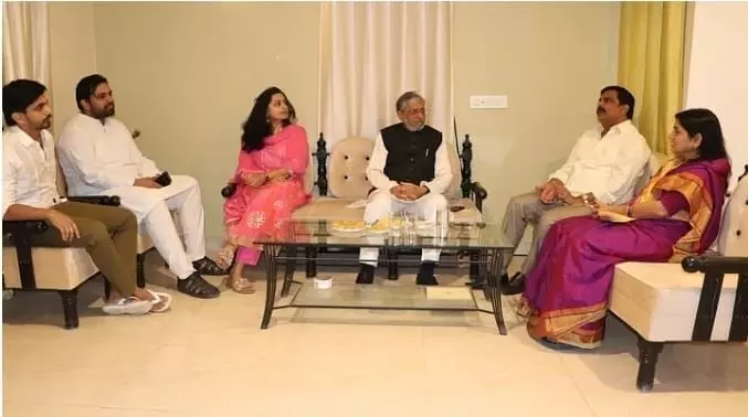 जानिए आनंद मोहन के परिवार ने क्यों बना ली है मीडिया से दूरी चेतन आनंद की शादी का वैन्यू भी बदला। जानिए आनंद मोहन के परिवार ने क्यों बना ली है मीडिया से दूरी चेतन आनंद की शादी का वैन्यू भी बदला।