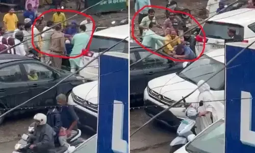 कैबिनेट मंत्री प्रेमचंद्र की सरेआम सड़क पर युवक ने की मारपीट, देखें पूरा वीडियो कैबिनेट मंत्री प्रेमचंद्र की सरेआम सड़क पर युवक ने की मारपीट, देखें पूरा वीडियो
