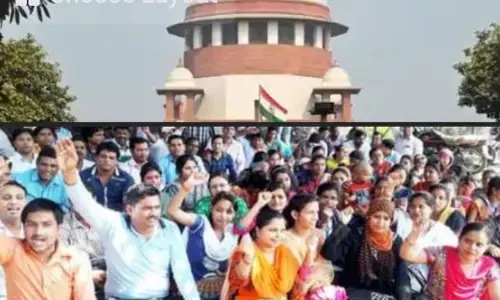 Anudeshak News: अनुदेशकों को सुप्रीम कोर्ट से मिली संजीवनी, अनुदेशक संघ की याचिका हुई स्वीकार Anudeshak News: अनुदेशकों को सुप्रीम कोर्ट से मिली संजीवनी, अनुदेशक संघ की याचिका हुई स्वीकार