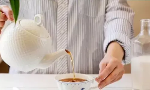 चाय पीने के पहले क्यों पीना चाहिए पानी जानिए इसके पीछे का साइंटिफिक कारण चाय पीने के पहले क्यों पीना चाहिए पानी जानिए इसके पीछे का साइंटिफिक कारण