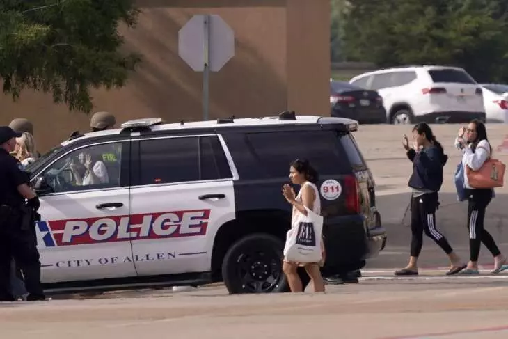 अमेरिका के टेक्सास में गोलीबारी, शॉपिंग मॉल में 9 लोगों की मौत, पुलिस ने हमलावर को किया ढेर