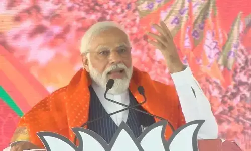 कर्नाटक की टफ़ पिच पर पीएम मोदी की बैटिंग जारी, दूसरे छोर पर गृहमंत्री अमित शाह मुस्तैद कर्नाटक की टफ़ पिच पर पीएम मोदी की बैटिंग जारी, दूसरे छोर पर गृहमंत्री अमित शाह मुस्तैद