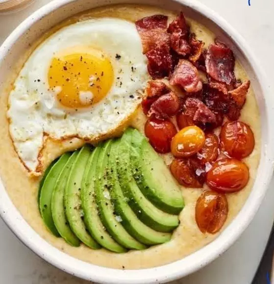 अपने दिन की संपूर्ण शुरुआत के लिए स्वस्थ नाश्ता अपनाएं