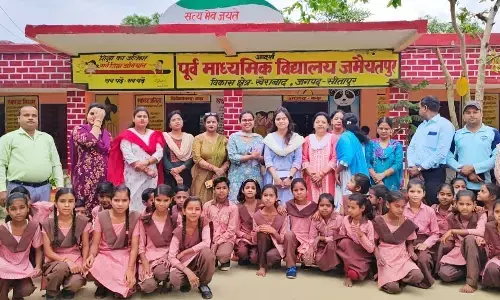 यकायक पहुंचे शिक्षा महानिदेशक विजय किरण आनंद, बदहाल शिक्षा व्यवस्था देख बिफरे और बोले सुधर जाओ वर्ना .... यकायक पहुंचे शिक्षा महानिदेशक विजय किरण आनंद, बदहाल शिक्षा व्यवस्था देख बिफरे और बोले सुधर जाओ वर्ना ....