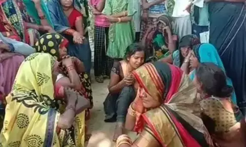 यूपी में घर से कुछ दूर पर मिली महिला की अर्धनग्न हालत में रक्तरंजित लाश