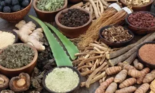 आयुर्वेद के अनुसार नहाने के जादुई फायदे