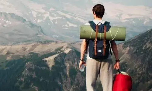 जाने अकेले यात्रा करने की चुनौतियाँ को