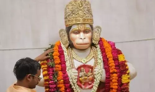 लखनऊ में आस्था, उत्साह और भंडारे मे मनाया गया बड़ा मंगल . सजाया गया मंदिरों को, लखनऊ में आस्था, उत्साह और भंडारे मे मनाया गया बड़ा मंगल . सजाया गया मंदिरों को,