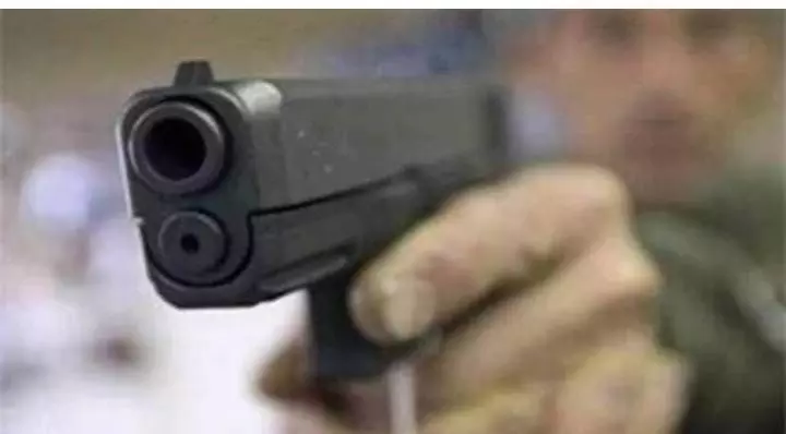 दिल्ली में बंदूक की नोक पर दो लोगों ने लूटे 1.2 करोड़ रुपये के गहने