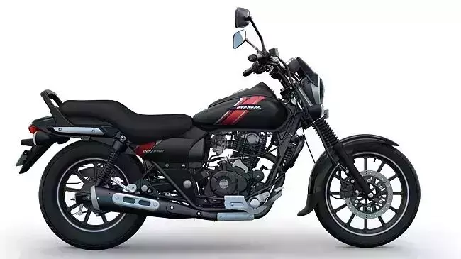 Royal Enfield की बोलती बंद करने Bajaj ने लॉन्च की नई बाइक, आधी कीमत पर मिलेंगे ज्यादा फीचर्स