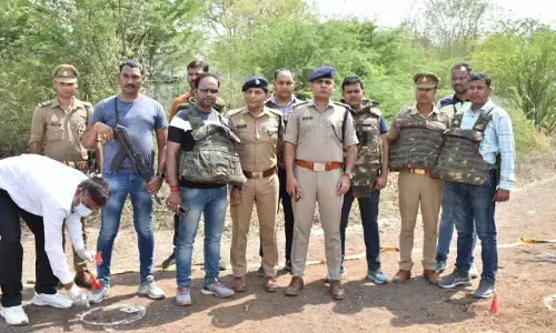 UP Police की बड़ी कार्यवाही, जालौन में कांस्टेबल की हत्या में शामिल दो बदमाशों को पुलिस ने एनकाउंटर में किया ढेर UP Police की बड़ी कार्यवाही, जालौन में कांस्टेबल की हत्या में शामिल दो बदमाशों को पुलिस ने एनकाउंटर में किया ढेर