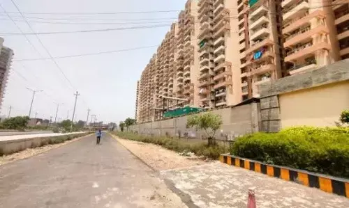 नोएडा के उच्च प्राथमिक विधालय में कक्षा 8 के छात्र की हार्ट अटैक से मौत