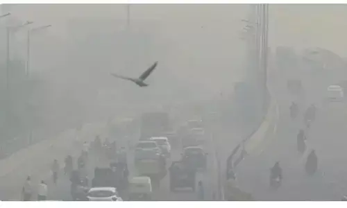 दिल्ली-एनसीआर का आसमान ग्रे रंग में क्यों लिपटा है? नोएडा का दम घुट रहा है..