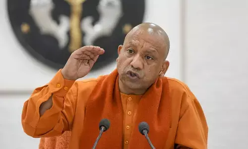 CM Yogi का बड़ा फरमान, तत्काल बंद हों अवैध टैक्सी स्टैंड, ई-रिक्शा के लिए हो रूट तय, पढ़ें- और क्या कहा? CM Yogi का बड़ा फरमान, तत्काल बंद हों अवैध टैक्सी स्टैंड, ई-रिक्शा के लिए हो रूट तय, पढ़ें- और क्या कहा?