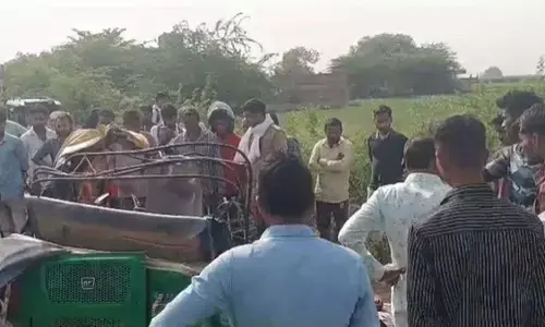 यूपी में बड़ा हादसा: फतेहपुर में टैंकर ने ऑटो में मारी टक्कर, 9 लोगों की मौत, CM योगी ने जताया शोक! तस्वीरें देख दहल जाएंगे! यूपी में बड़ा हादसा: फतेहपुर में टैंकर ने ऑटो में मारी टक्कर, 9 लोगों की मौत, CM योगी ने जताया शोक! तस्वीरें देख दहल जाएंगे!