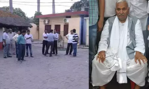 पूर्व मंत्री हरिशंकर तिवारी का निधन, गोरखपुर स्थित आवास पर ली अंतिम सांस पूर्व मंत्री हरिशंकर तिवारी का निधन, गोरखपुर स्थित आवास पर ली अंतिम सांस