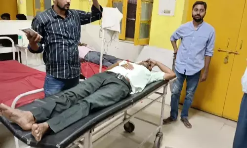 बीएसए की फटकार से शिक्षक को पड़ा दिल का दौरा, जिला अस्पताल में भर्ती..... बीएसए की फटकार से शिक्षक को पड़ा दिल का दौरा, जिला अस्पताल में भर्ती.....