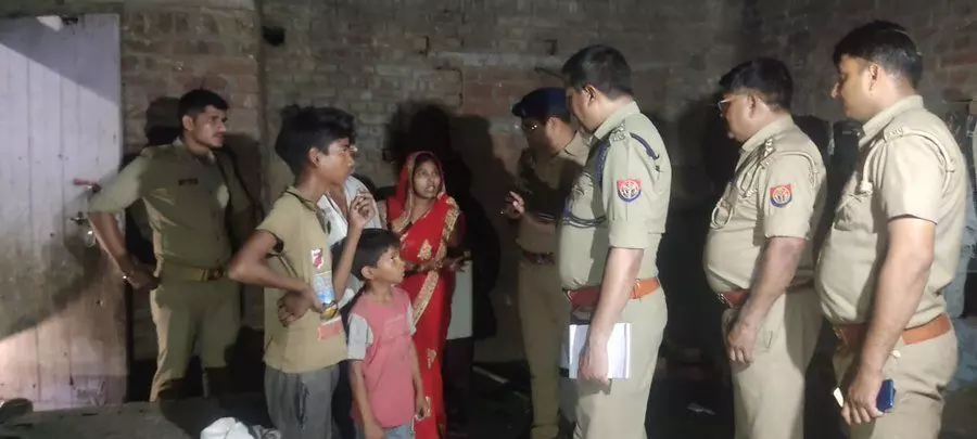 मैनपुरी में छेड़छाड़ का विरोध करने पर युवती को जिंदा जलाया, मौत मैनपुरी में छेड़छाड़ का विरोध करने पर युवती को जिंदा जलाया, मौत