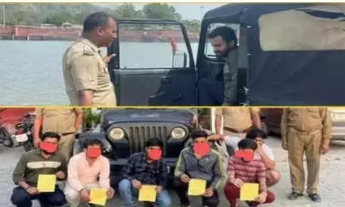 हरिद्वार में गंगा के बीचों-बीच महिंद्रा थार ले जाते दिल्ली के पर्यटक, पुलिस ने जब्त की कार, चालान काटा हरिद्वार में गंगा के बीचों-बीच महिंद्रा थार ले जाते दिल्ली के पर्यटक, पुलिस ने जब्त की कार, चालान काटा