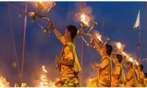 जानिए वाराणसी को करीब से जो है घाटों और बनारसी साड़ियों का शहर जानिए वाराणसी को करीब से जो है घाटों और बनारसी साड़ियों का शहर