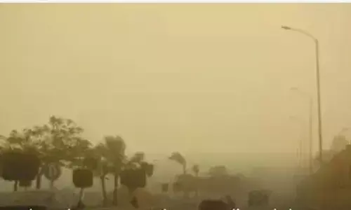 दिल्ली-एनसीआर में धूल भरी आंधी,हल्की बौछारें चढ़ते पारा से थोड़ी राहत मिलने की संभावना