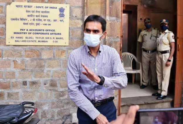 आर्यन ख़ान से जुड़े मामले में पूर्व एनसीबी अधिकारी समीर वानखेड़े को मिली राहत आर्यन ख़ान से जुड़े मामले में पूर्व एनसीबी अधिकारी समीर वानखेड़े को मिली राहत
