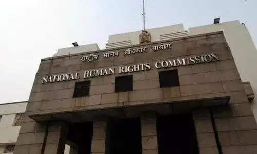 उत्तर प्रदेश के एक सरकारी स्कूल में 13 छात्राओं के यौन शोषण पर एनएचआरसी ने जारी किया नोटिस उत्तर प्रदेश के एक सरकारी स्कूल में 13 छात्राओं के यौन शोषण पर एनएचआरसी ने जारी किया नोटिस