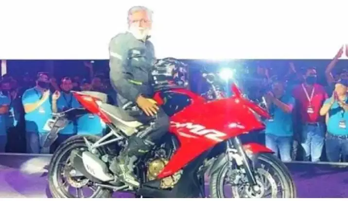 आधिकारिक लॉन्च से पहले हीरो करिज्मा एक्सएमआर का खुलासा आधिकारिक लॉन्च से पहले हीरो करिज्मा एक्सएमआर का खुलासा