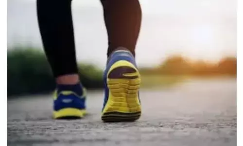 रोज सुबह पैदल चलने मात्र से ठीक हो जाती हैं ये 7 बीमारियां, एक्सपर्ट ने बताए वॉकिंग के फायदे रोज सुबह पैदल चलने मात्र से ठीक हो जाती हैं ये 7 बीमारियां, एक्सपर्ट ने बताए वॉकिंग के फायदे