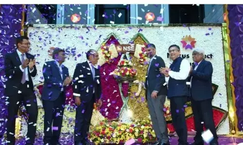 सकारात्मक लिस्टिंग के बाद नेक्सस सिलेक्ट ट्रस्ट शेयर की कीमत में उछाल सकारात्मक लिस्टिंग के बाद नेक्सस सिलेक्ट ट्रस्ट शेयर की कीमत में उछाल