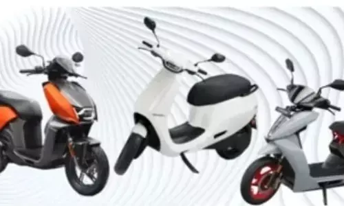FAME II EV सब्सिडी कम होने से Ola, Ather, Hero Vida इलेक्ट्रिक स्कूटर होंगे महंगे FAME II EV सब्सिडी कम होने से Ola, Ather, Hero Vida इलेक्ट्रिक स्कूटर होंगे महंगे