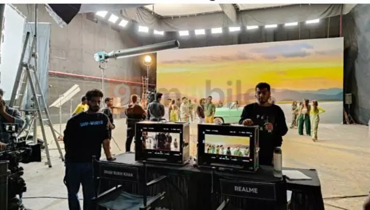 शाहरुख खान होंगे Realme के नए ब्रैंड एम्बेस्डर! एड शूट की फोटो भी लीक!