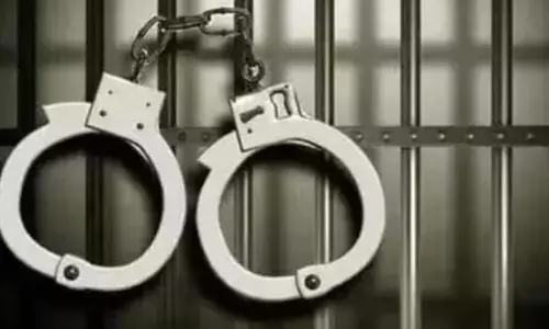 गुजरात के ठग ने भाजपा विधायकों को ठगने की कोशिश की,उसे 22 मई तक पुलिस हिरासत में भेज दिया गया गुजरात के ठग ने भाजपा विधायकों को ठगने की कोशिश की,उसे 22 मई तक पुलिस हिरासत में भेज दिया गया