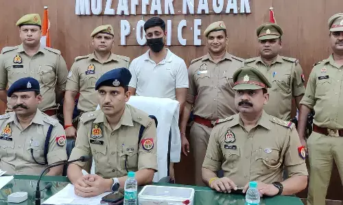 UP : फर्जी दरोगा को पुलिस ने गिरफ्तार कर भेजा जेल UP : फर्जी दरोगा को पुलिस ने गिरफ्तार कर भेजा जेल