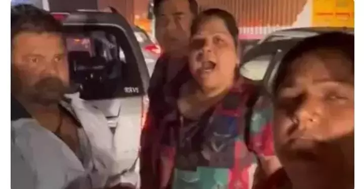दिल्ली में कार से टक्कर के बाद उबर ड्राइवर की कथित तौर पर पिटाई, चाबियां छीनीं दिल्ली में कार से टक्कर के बाद उबर ड्राइवर की कथित तौर पर पिटाई, चाबियां छीनीं
