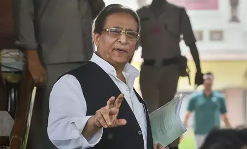 बड़ी खबर : जिस मामले में सजा के बाद गई थी विधायकी, अब उसी में बरी हुए आजम खान! क्या होगा अब! बड़ी खबर : जिस मामले में सजा के बाद गई थी विधायकी, अब उसी में बरी हुए आजम खान! क्या होगा अब!