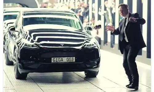 जियो ने भारत ईवी प्लांट में निजी नेटवर्क स्थापित करने के लिए टेस्ला के साथ की बातचीत जियो ने भारत ईवी प्लांट में निजी नेटवर्क स्थापित करने के लिए टेस्ला के साथ की बातचीत